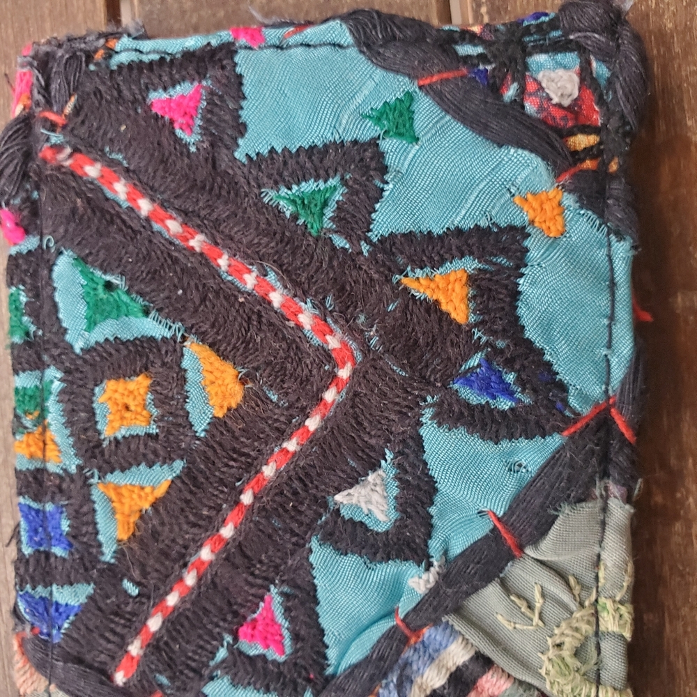 🔮🎱 Free People Boho Embroidered Repurposed vtg banjara hippie Wallet card case - Picture 8 of 10